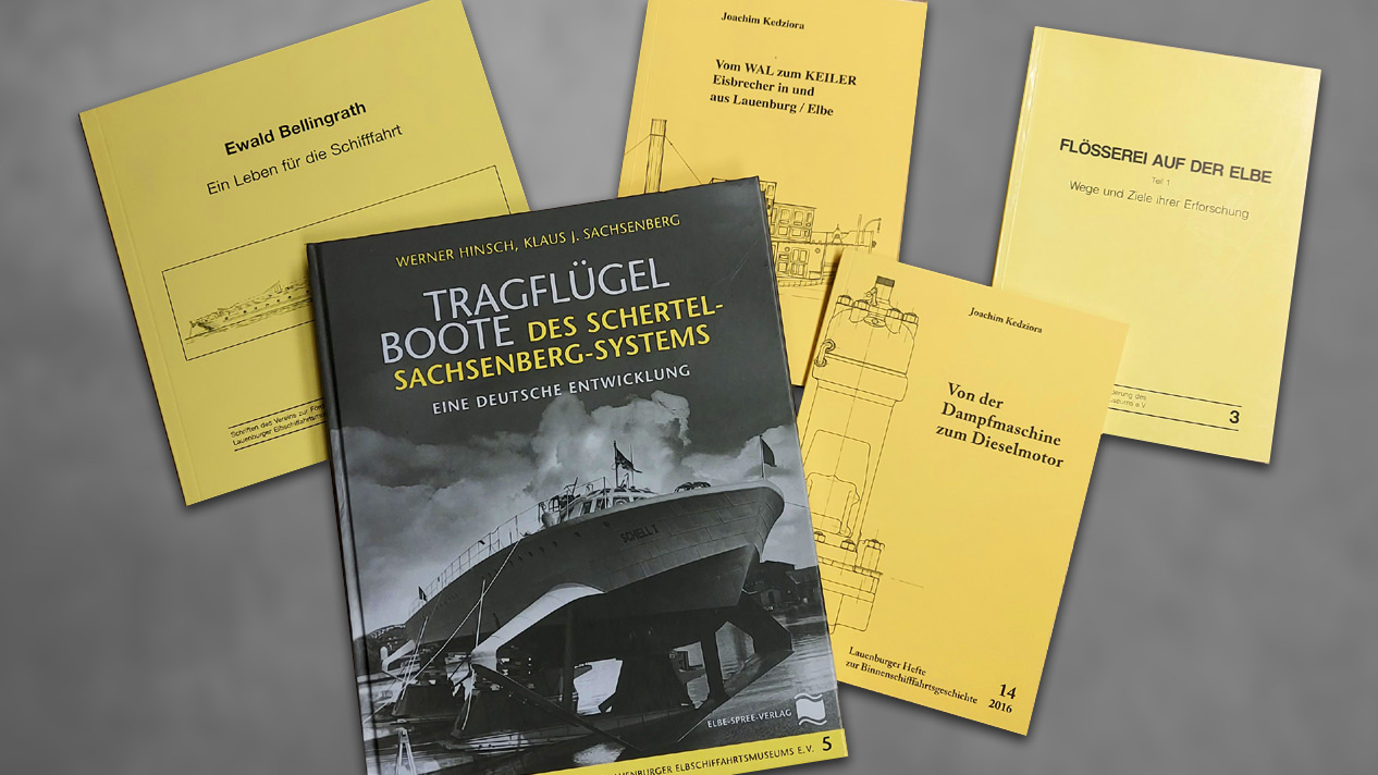 Auswahl an Büchern und Lauenburger Heften